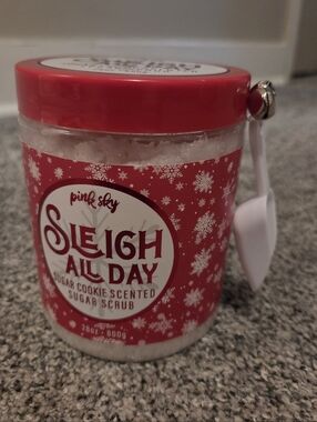 Sleigh All Day Sugar Cookie Scented Sugar Scrub With Scoop
